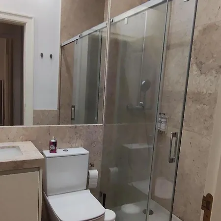 Homestay No Chiado Baixa De - Em Partilhado Lisbon